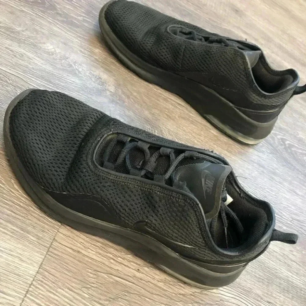 Nike Air Max Motion 2 Sneakers Tennis Shoes Solid Black Lace Up: 8.5 Men's